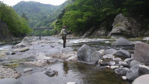 マス釣りができる渓流釣り場3選！釣りの種類や便利なアイテムも紹介