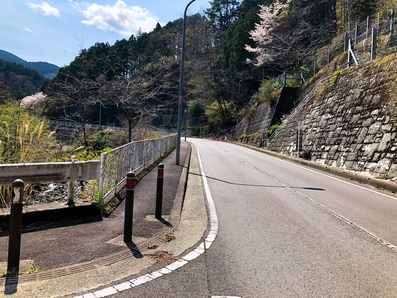 「地蔵堂トンネル」の先。