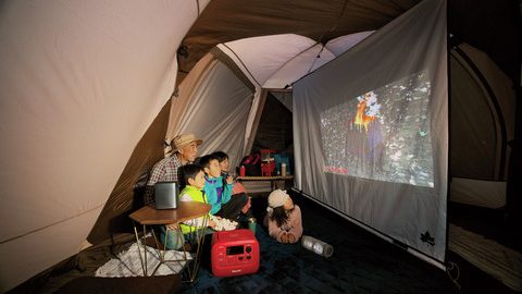 子供たちも拍手！この夏は「デジタルキャンプ」で快適＆感動の夜を過ごそう
