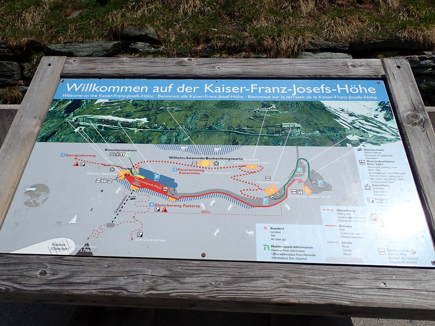 Kaiser-Franz-Josefs-Höheの遊歩道案内看板