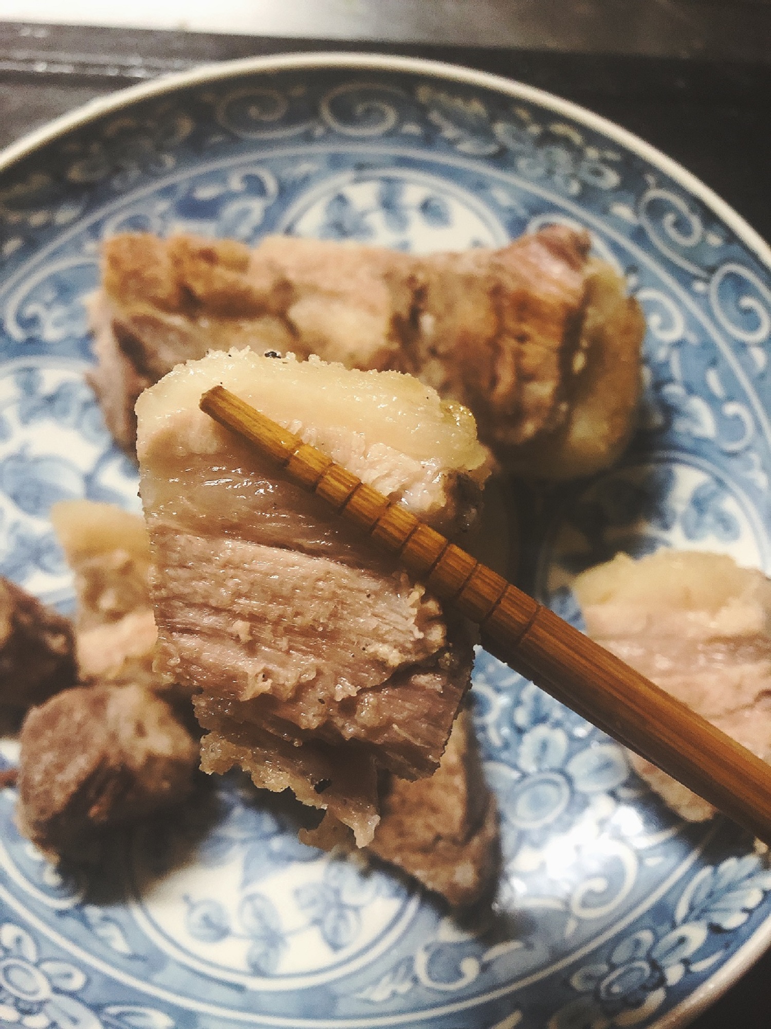 豚肉の塩釜焼き