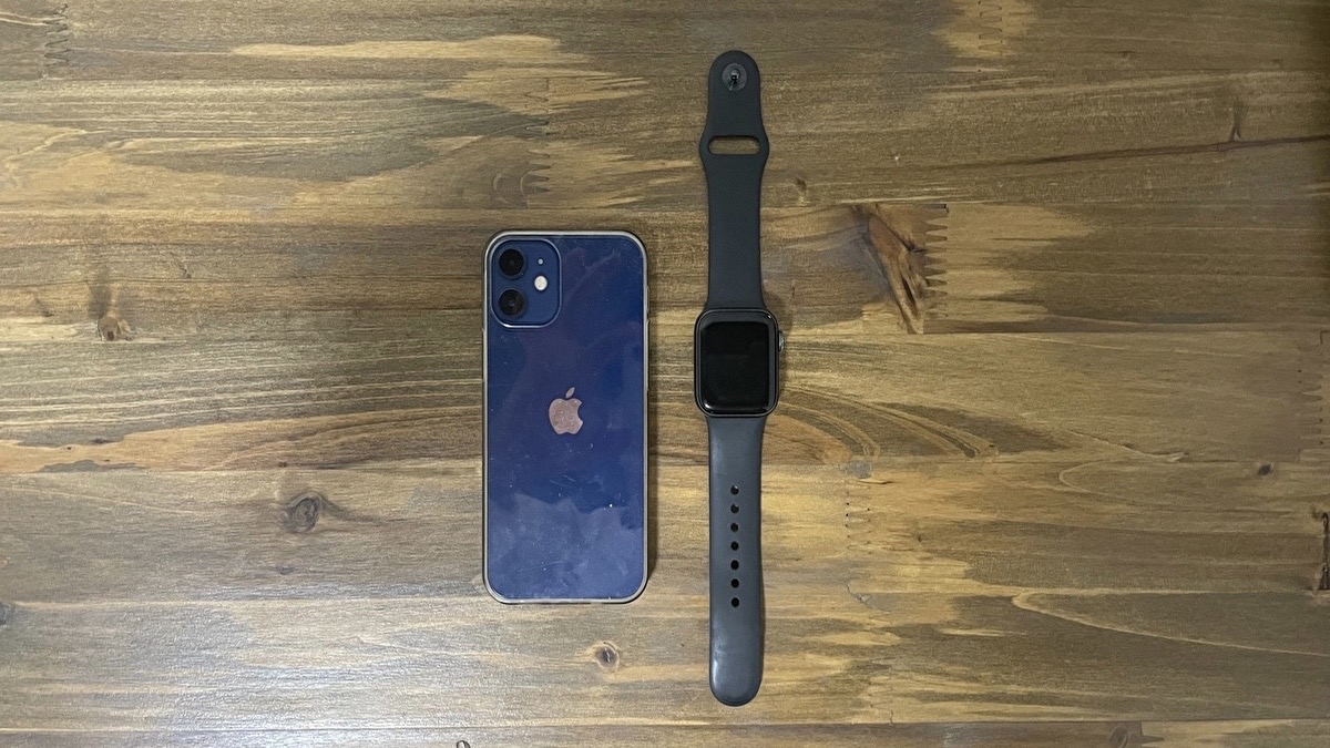 Apple Watch series5とiPhoneの写真