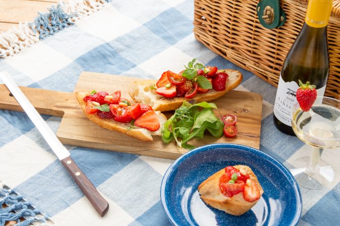 イタリアの軽食「いちごとプチトマトのブルスケッタ」を作ってみよう