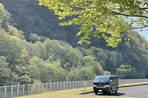 夏の車中泊は地獄ってホント？頭を悩ますキャンピングカーの暑さ対策