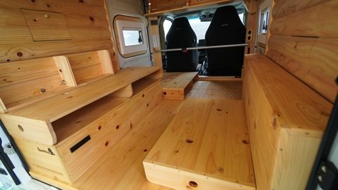 「富士ひのき」をふんだんに使った軽キャンピングカー「クオッカ ワナビー」