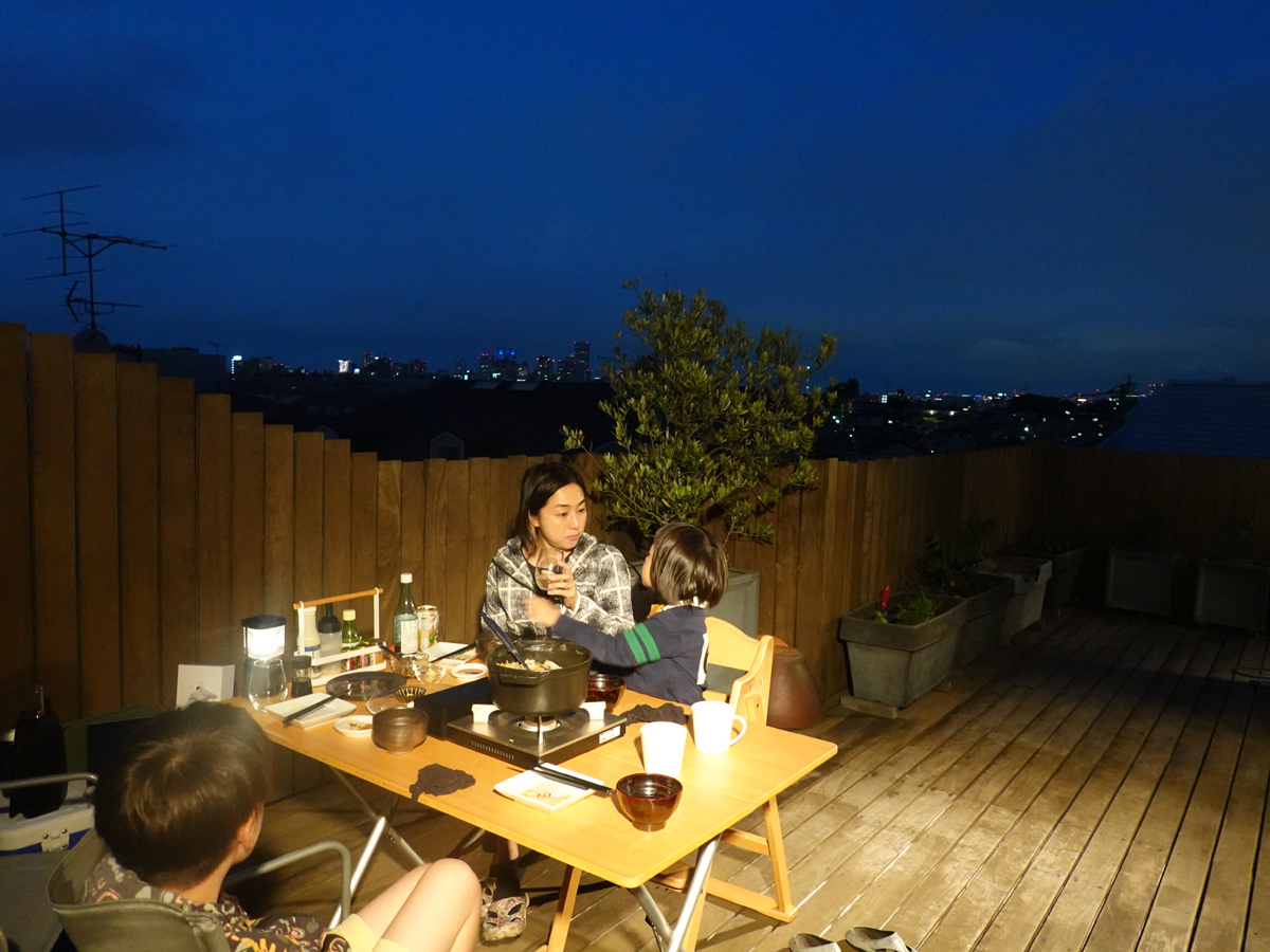 ついつい空の色が変わるまで、テラスで夕飯を楽しみました