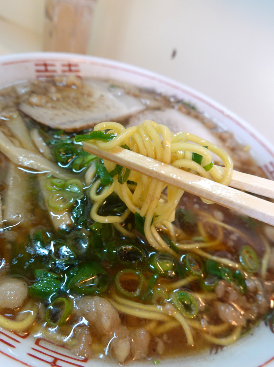 麺はやわらかく、優しい印象です