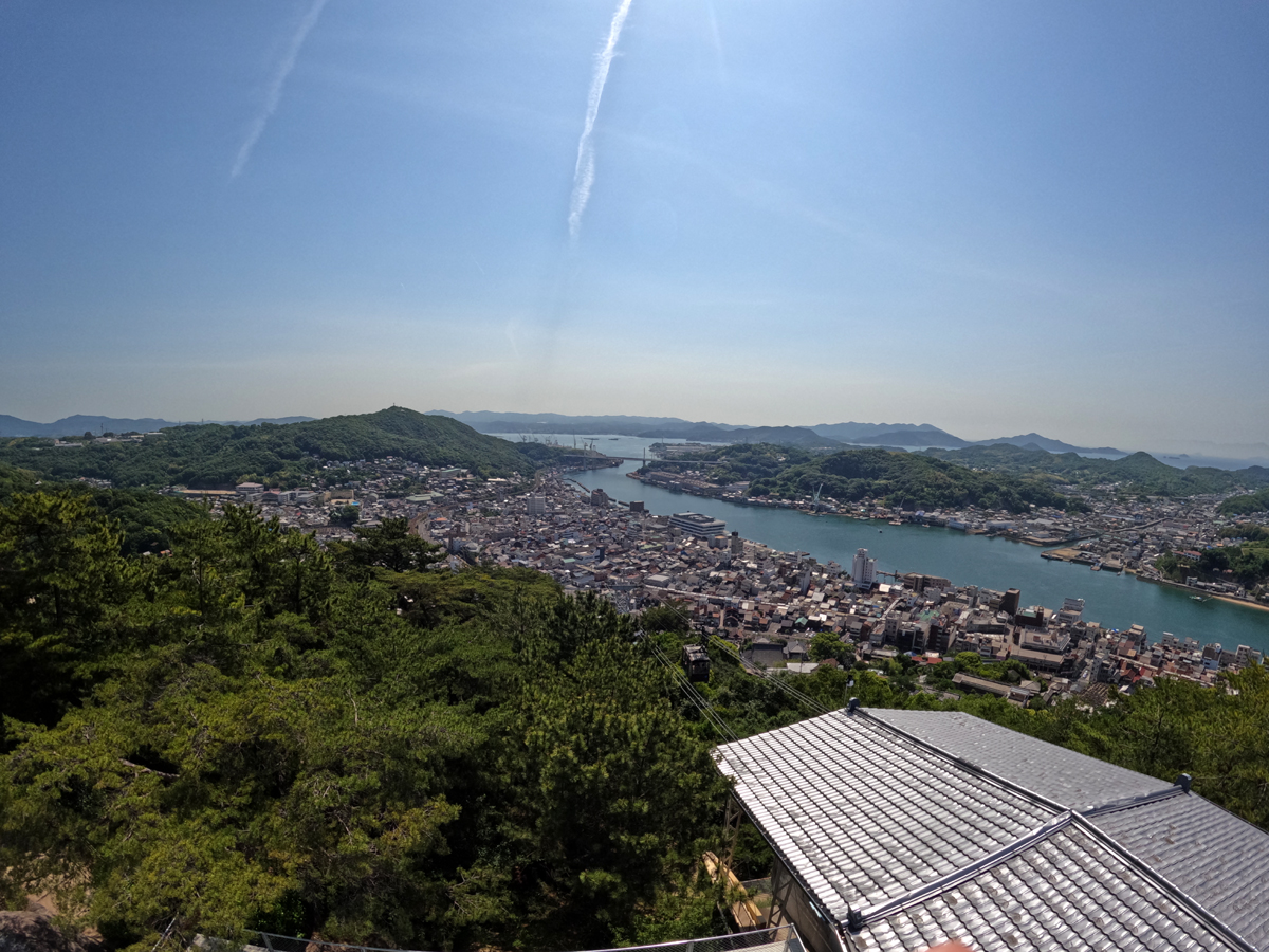 「山頂展望台」にて。尾道水道がばっちり見えました