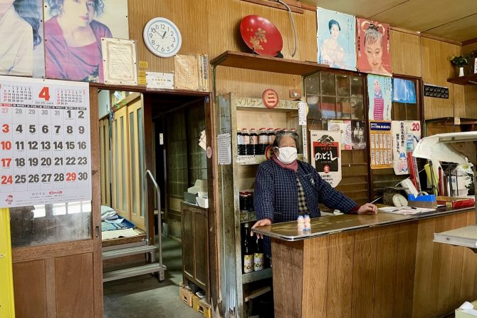 酒屋のお母さん