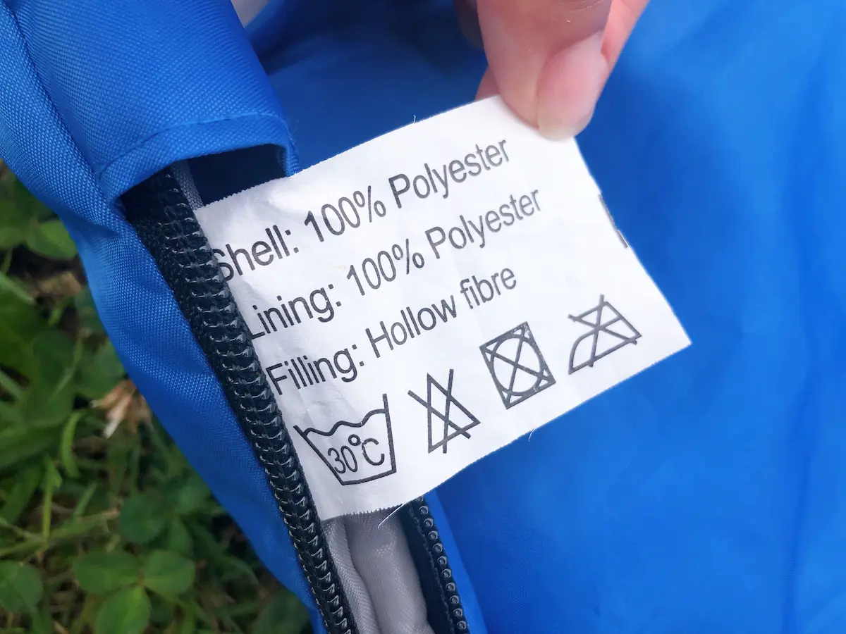 寝袋はいつ洗濯するべき 正しいお手入れの方法と注意点を紹介 寝袋 枕 Be Pal キャンプ アウトドア 自然派生活の情報源ビーパル