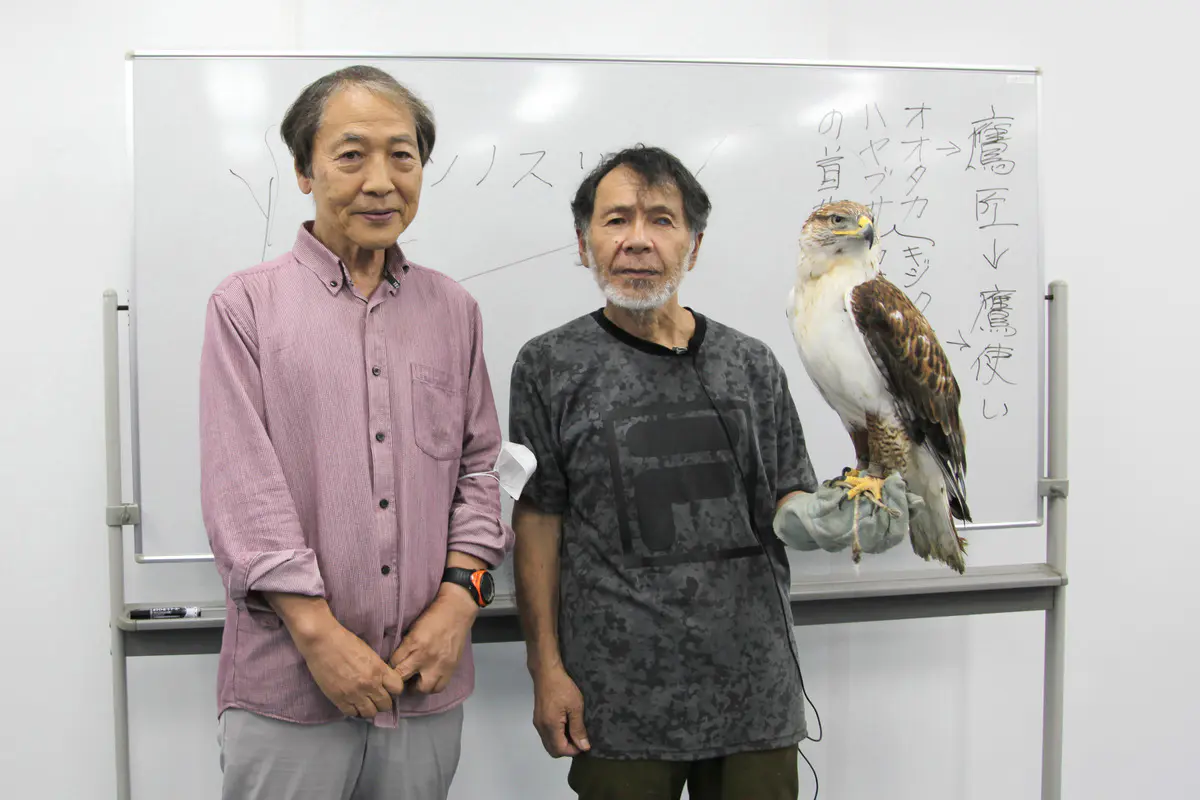鷹使い 松原英俊さんに聞く 到達を目的としない冒険 動画公開中 海外の旅 Be Pal キャンプ アウトドア 自然派生活の情報源ビーパル