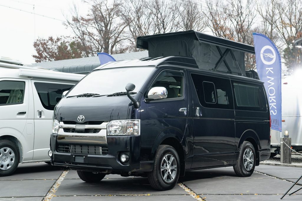 黒いハイエース