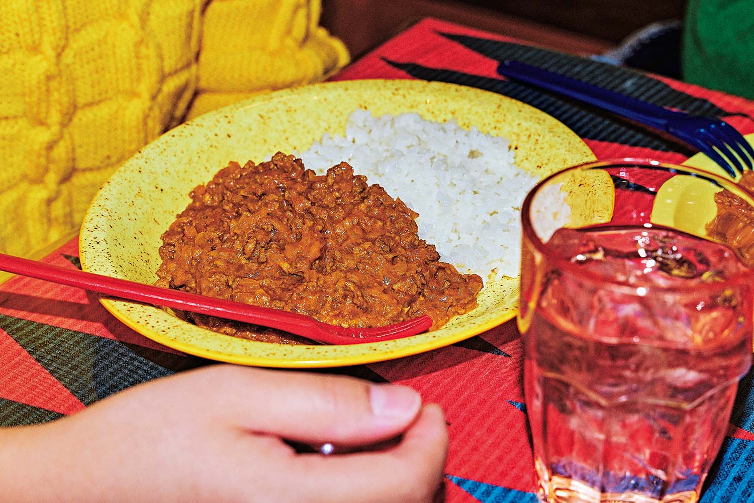 鳥羽家のカレー／『食べたいから作る！鳥羽周作のとっておきごはん』 P68-69より