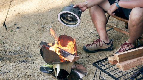 1台3役の優れもの！LEDライトやモバイルバッテリーとしても使えるアウトドア用サーキュレーター