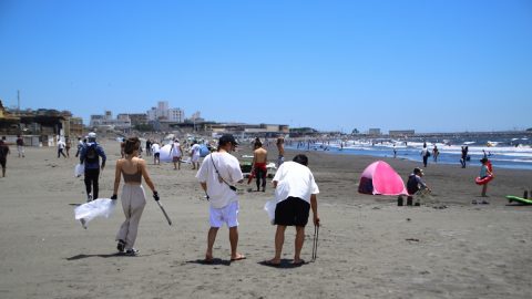 この夏は親子でビーチクリーンに参加しよう！楽しみながら行なう環境活動