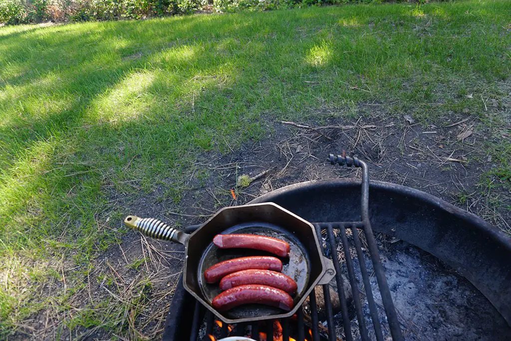 ウインナーを焼く様子