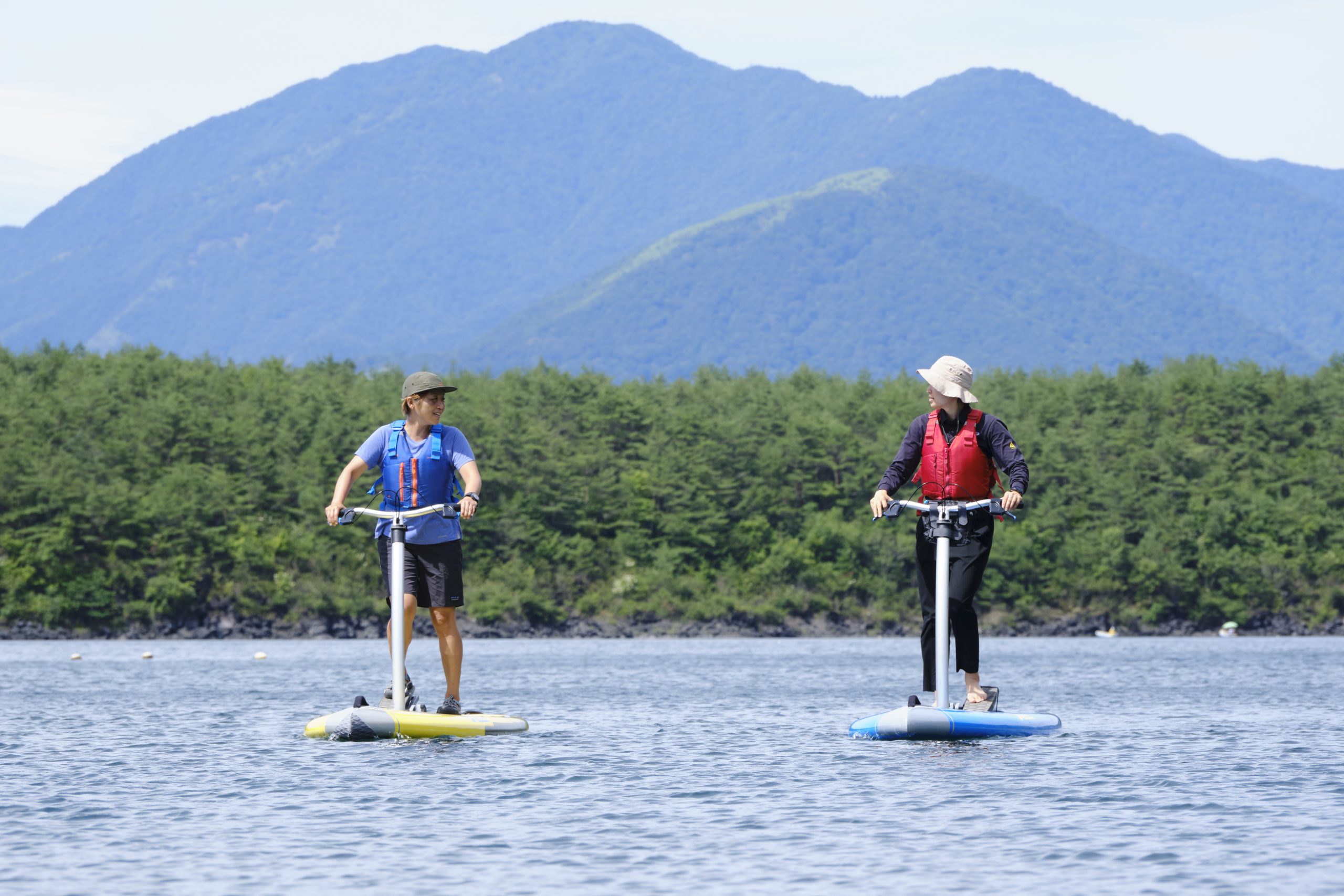 西湖でのんびり湖上散歩