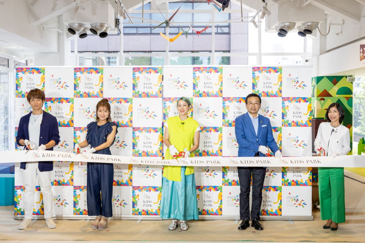 2. 目に見えない、心の外に。そして目に見えるところでも、意識の外にも。