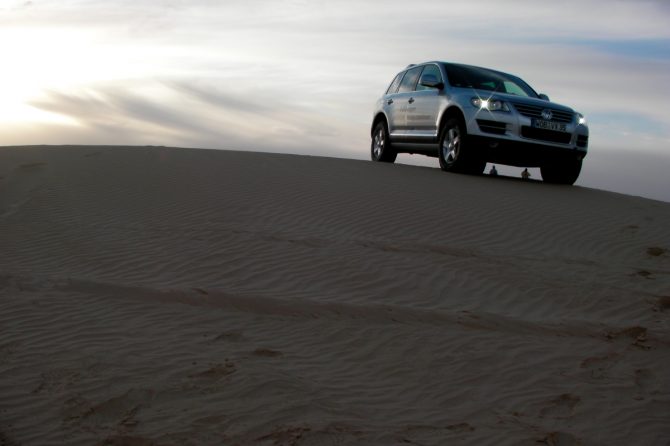 「サハラ砂漠に雹が降る」VW・トゥアレグで体験した超現実的世界