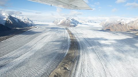 いつかは行きたい、世界最大の氷河原を見に行くロードトリップ！