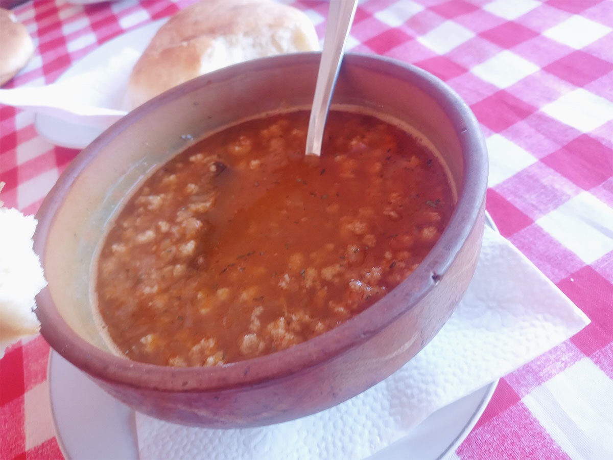 ラペンスキー・ビルのそばの食堂で食べたスープ