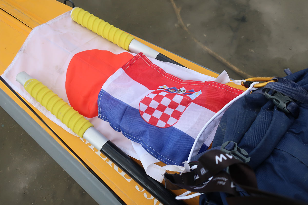クロアチアで漁船の方からいただいたクロアチア国旗
