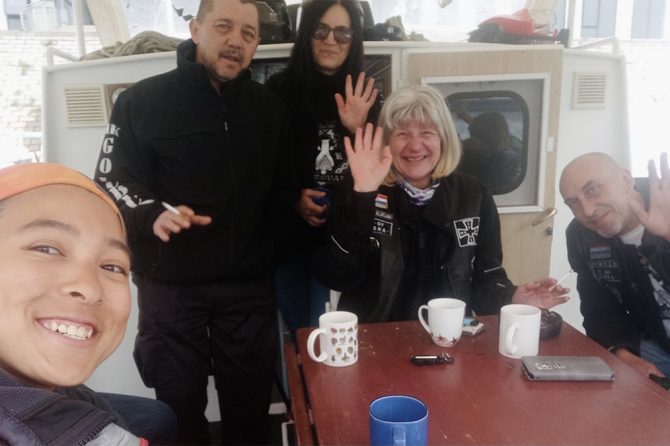 イカツイ革ジャンのご一行と