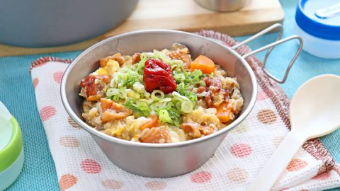 ダイエットにもおすすめのキャンプ飯！焼き鳥缶詰で作るオートミール雑炊