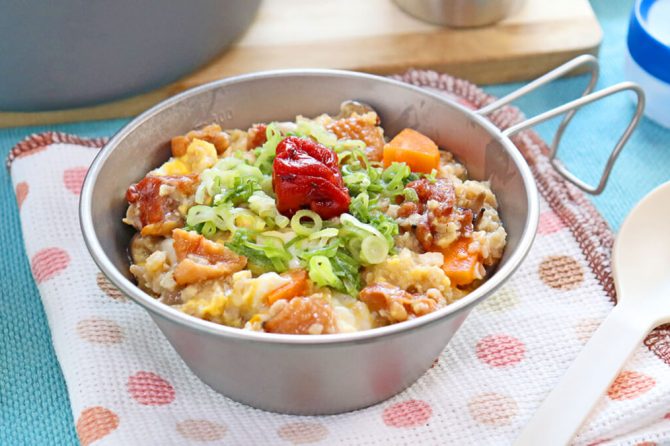 焼き鳥缶詰のオートミール鶏雑炊