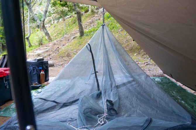 タープと蚊帳の片付け。