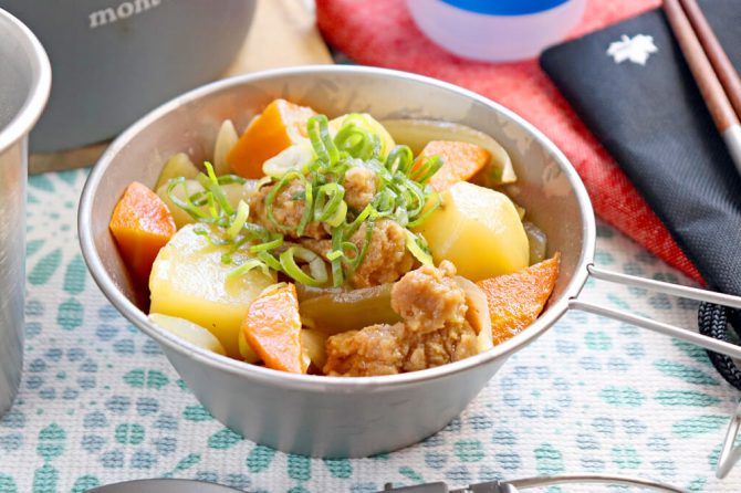 大豆ミートの肉じゃが