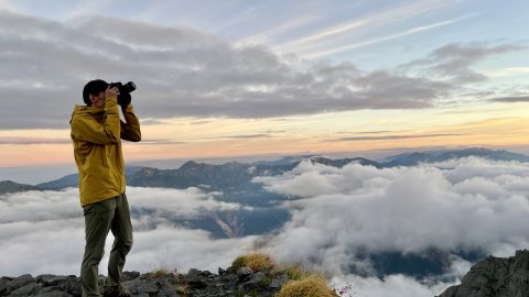 登山へのカメラの持ち運びに便利なアイテム8選。小型・大型別に紹介