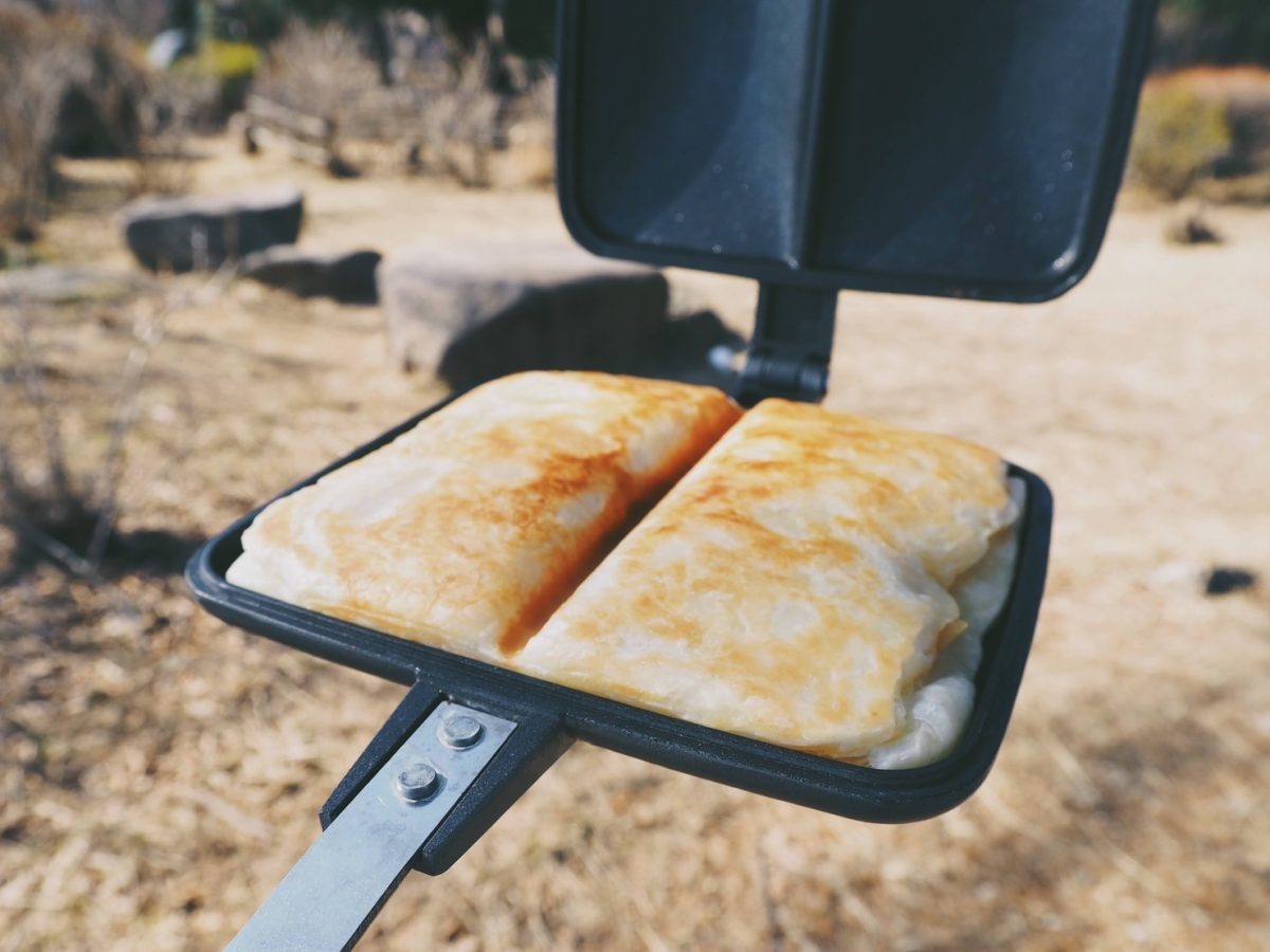 焼き上がったアップルパイ