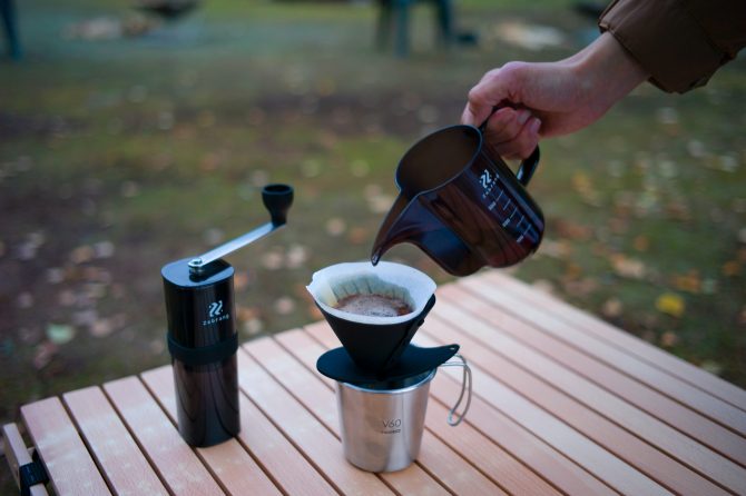 ついにソロキャンサイズ登場！ハリオ「Zebrang」のアウトドア仕様ドリッパーで最高の１杯を楽しもう