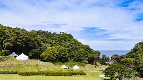 国立公園の絶景の中楽しめる！気仙沼大島、竹野海岸、南阿蘇の休暇村にグランピング施設がオープン