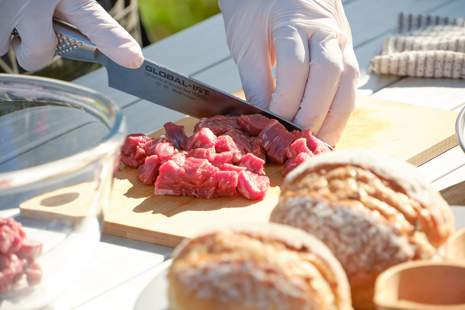 ステーキ肉でつくる牛肉100％ハンバーガー