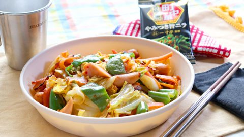 キャンプ飯でも町中華の味を再現！シーズニングミックスで作る野菜炒めがうまい