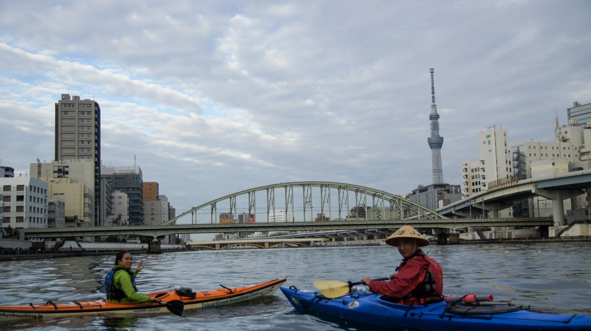 墨田川から見上げる東京スカイツリー