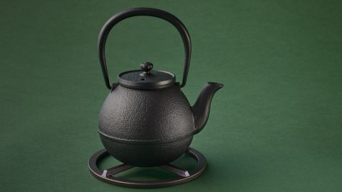 ケトルから「鉄瓶」へスイッチ。ソロキャンで次にこだわるべきはお湯だった！