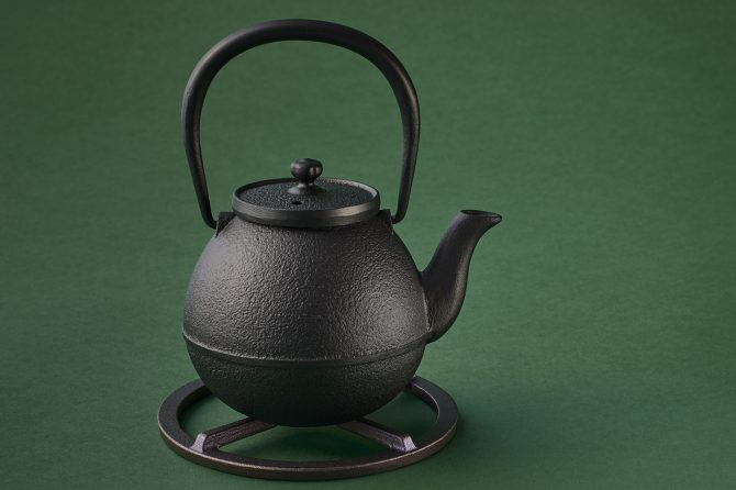 ケトルから「鉄瓶」へスイッチ。ソロキャンで次にこだわるべきはお湯だった!