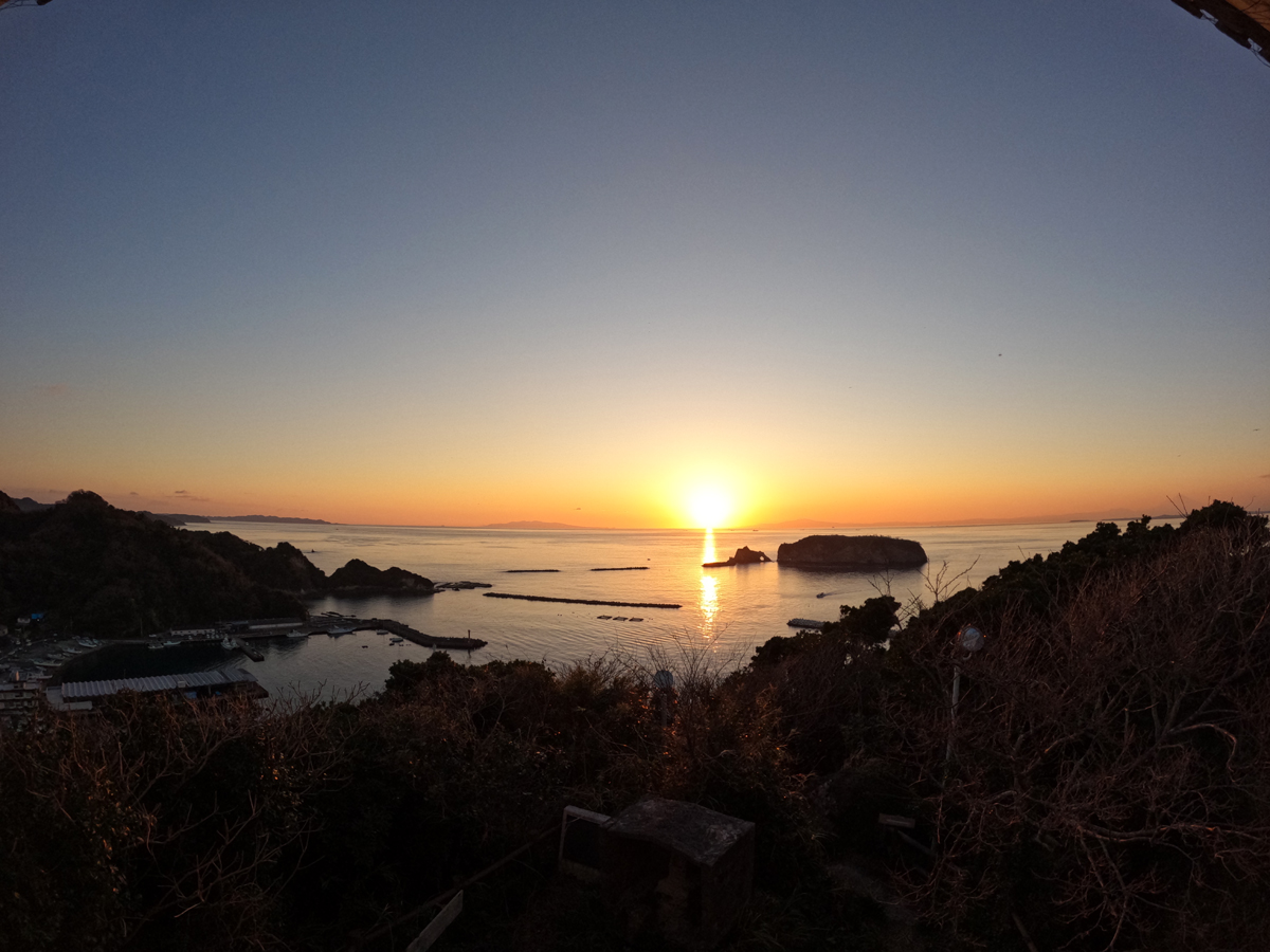 10分ほどで登頂の場所で夕陽がみえた