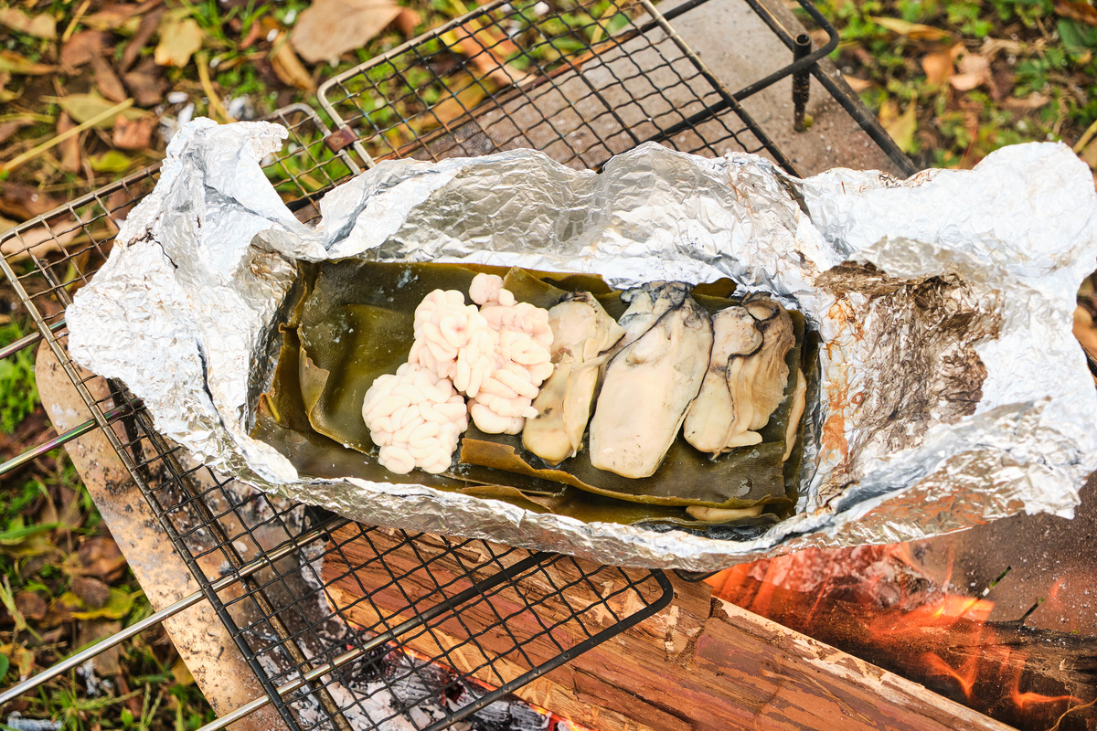 旨味たっぷり牡蠣と白子の昆布締めホイル焼き