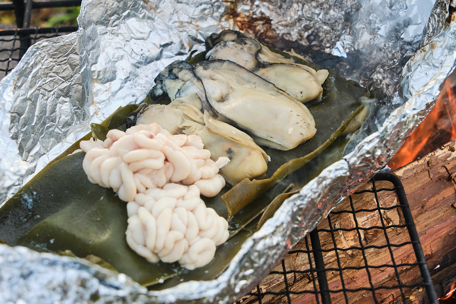 旨味たっぷり牡蠣と白子の昆布締めホイル焼き