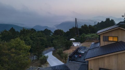 熊野古道を歩いてととのう！参詣道の宿泊施設内に新設された「薪サウナ」の全貌