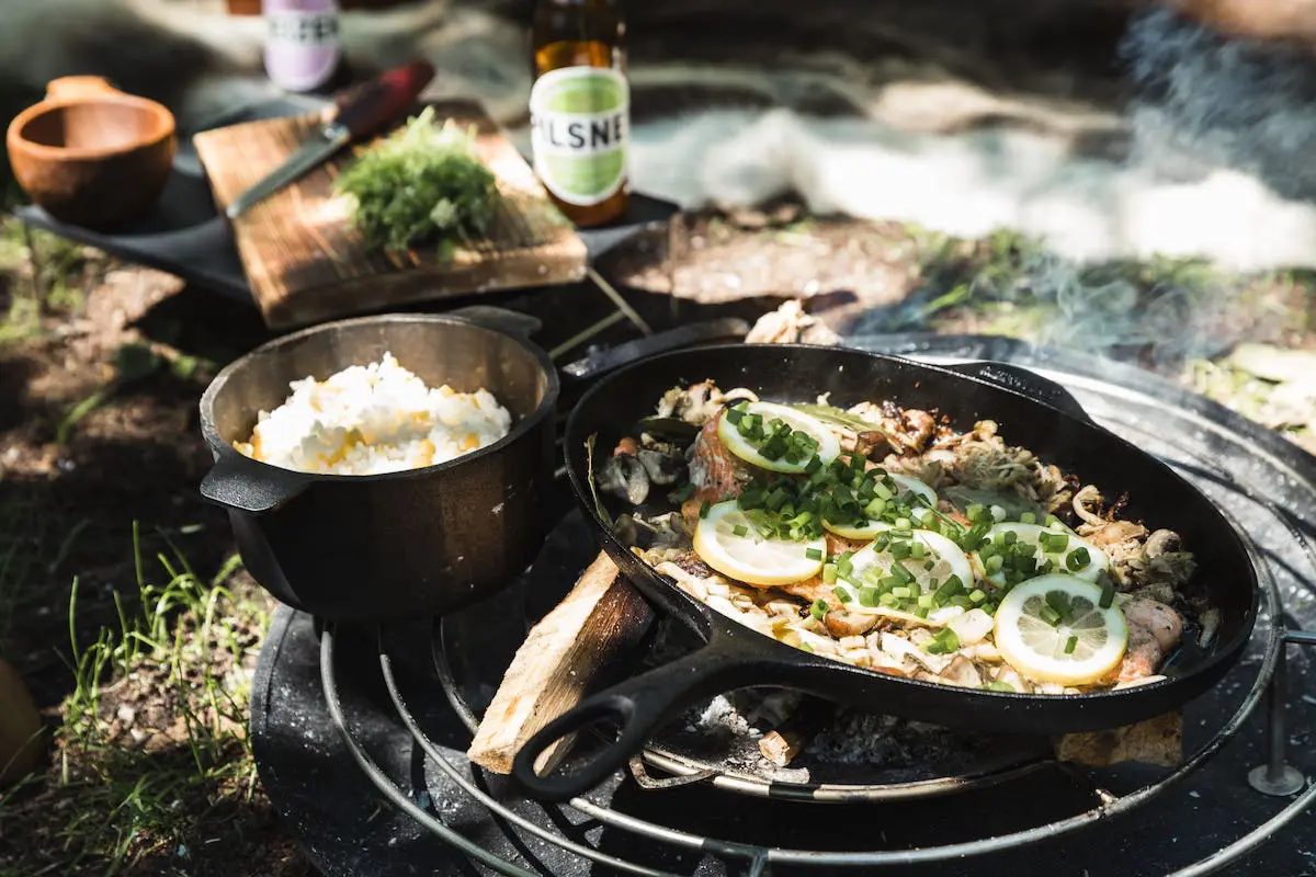 キャンプの調理器具を収納するコツとは？おすすめコンテナ9選と活用