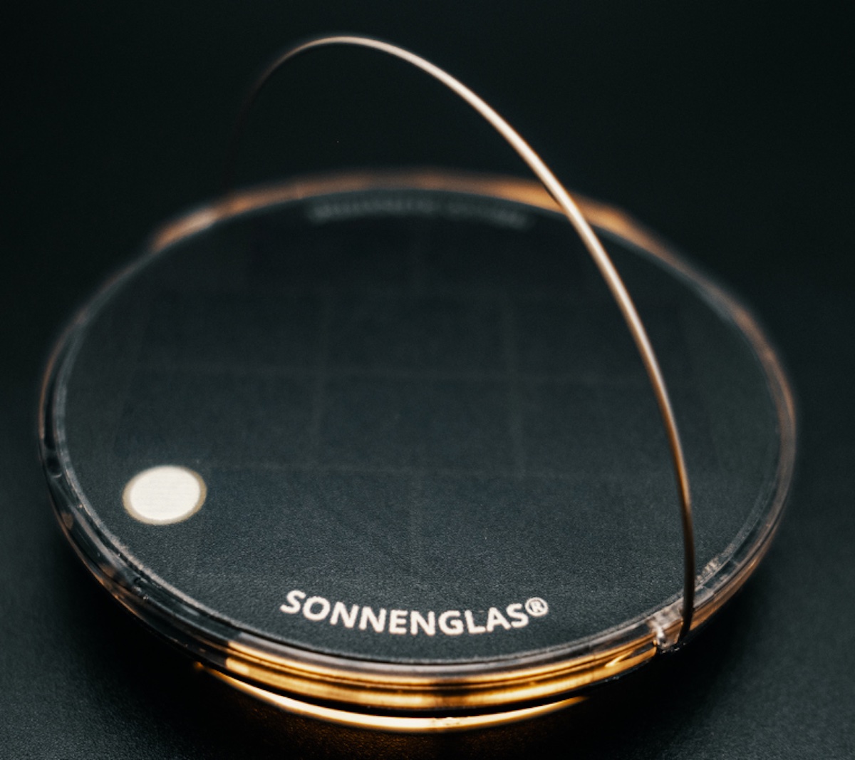 ソーラートップ単体の「SONNENGLAS® SOMO™️ クラシック」。