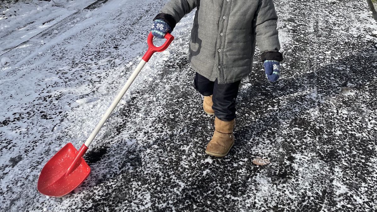 雪遊びスコップ