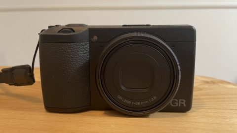 アウトドアで少し本格的な写真を撮りたい人にリコー「GR Ⅲx」がおすすめの理由