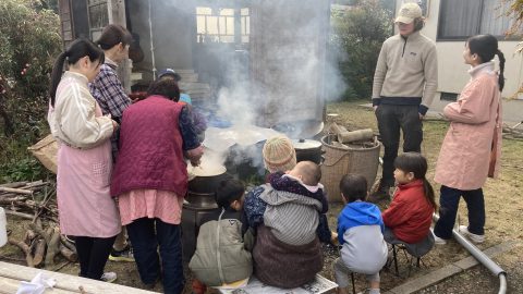 古くて豪快な日本のアウトドア料理!? それが「MOCHITSUKI」