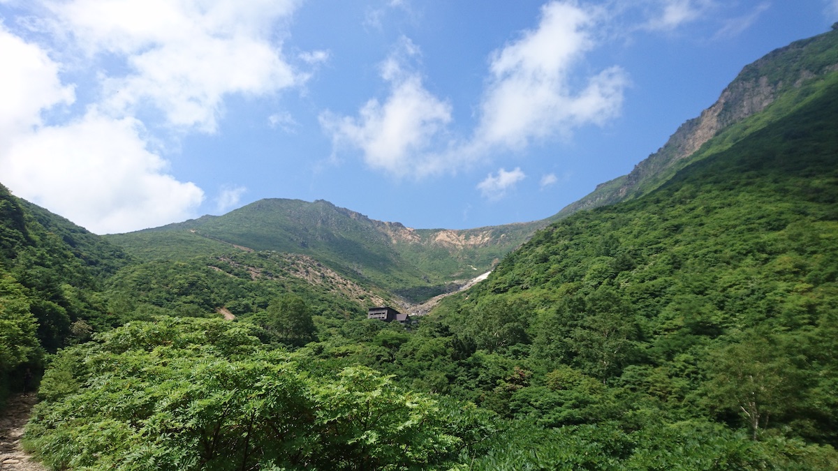 壮大な山の景色